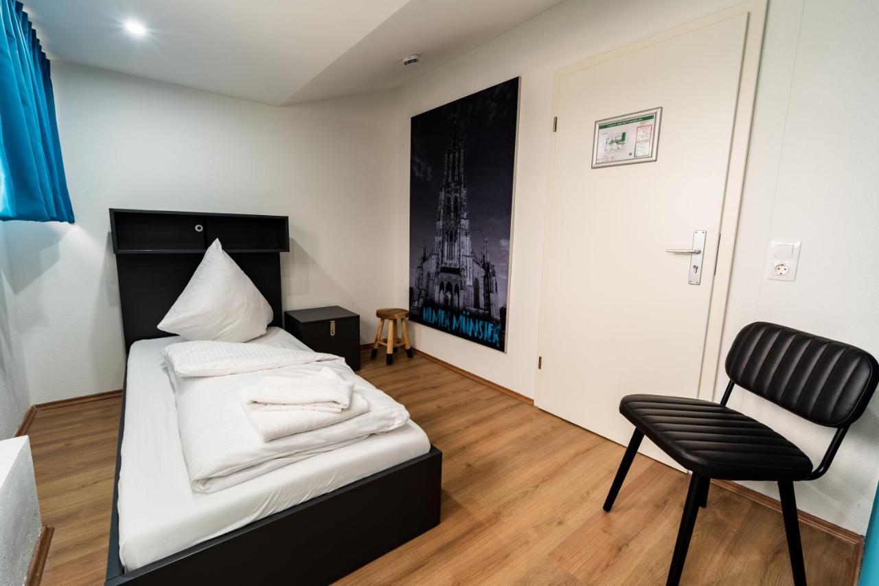 Henrys Sleeping Hostel Ulm Buitenkant foto