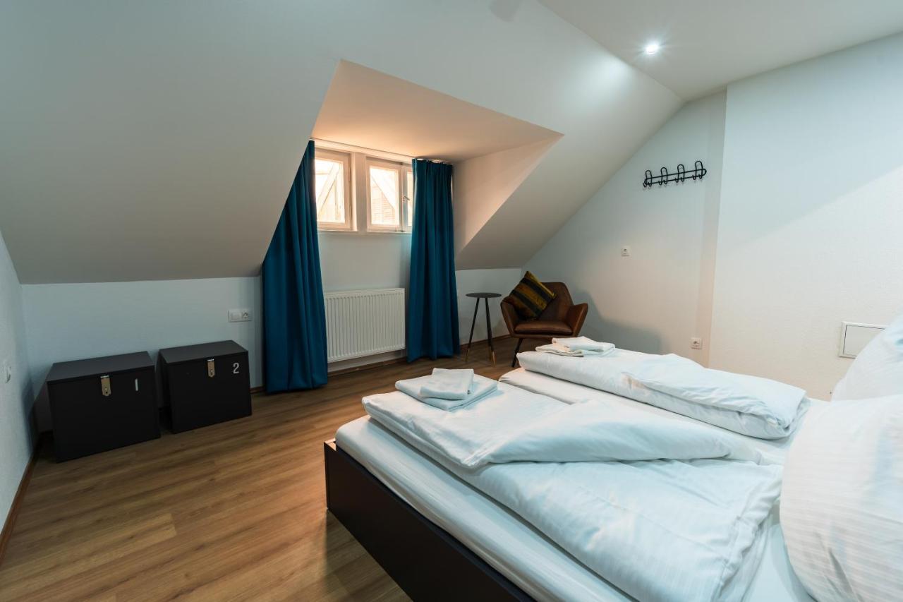 Henrys Sleeping Hostel Ulm Buitenkant foto